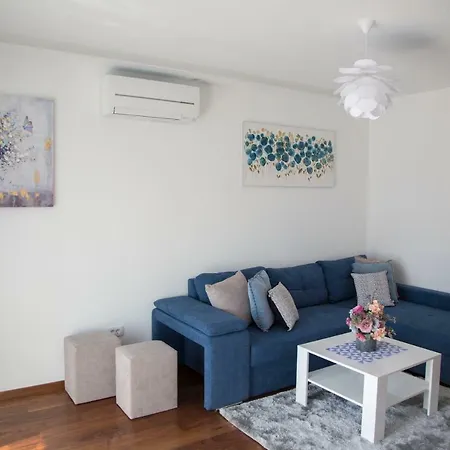 Apartment Tina *