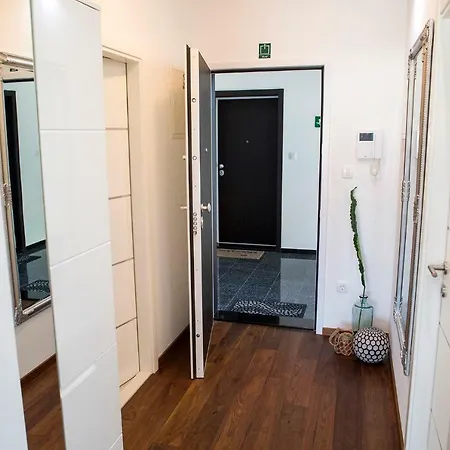 Apartment Tina Split