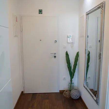 Tina سبليت